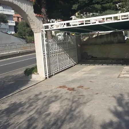 D&m1 * Makarska