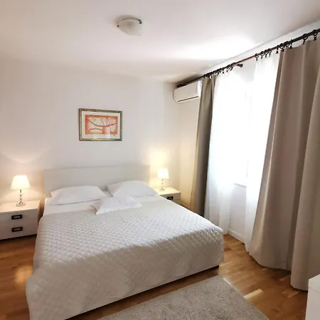 Apartment D&m1 *