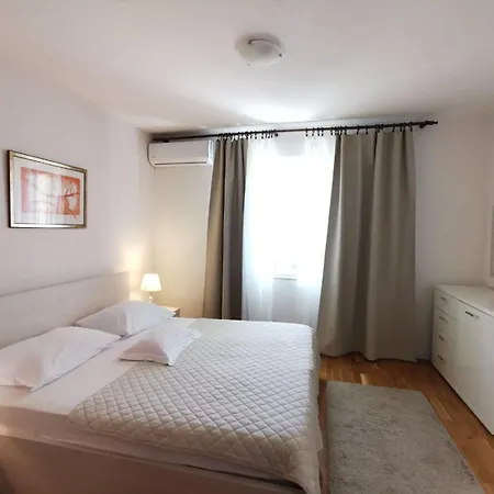 Apartment D&m1 Makarska