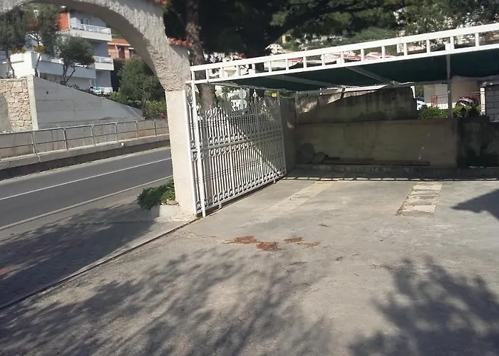 D&m1 * Makarska